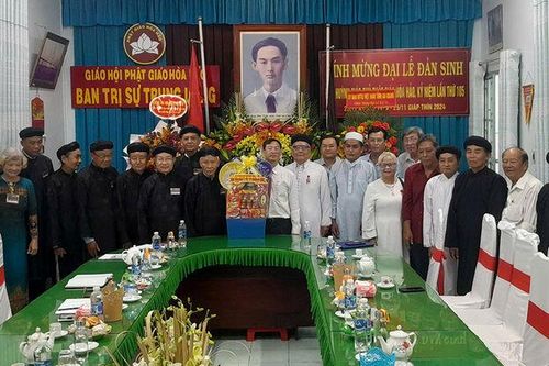 Các đoàn công tác chúc mừng Ngày đản sinh Đức Huỳnh giáo chủ Phật giáo Hòa Hảo