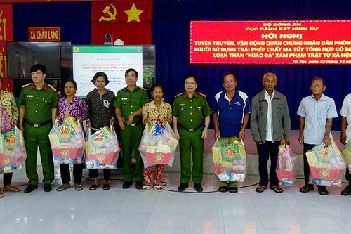Cục Cảnh sát Hình sự tuyên truyền phòng ngừa ma túy tại Tri Tôn
