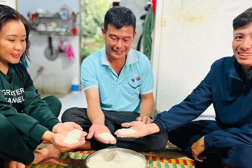 Nông dân Tơ Tung phấn khởi trước mùa lúa VietGAP bội thu