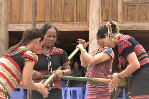 Đinh pú – Nhạc cụ độc đáo của dân tộc Brâu