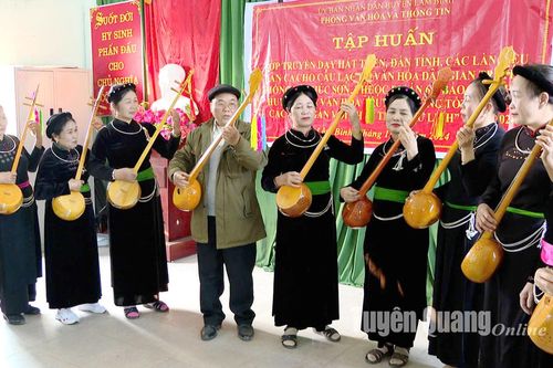 Lâm Bình khai giảng lớp truyền dạy hát then, đàn tính