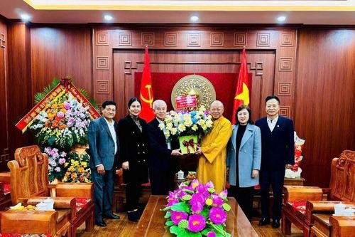 Thanh Hóa: Ban Trị sự Phật giáo tỉnh chúc mừng Giáng sinh tại các giáo xứ