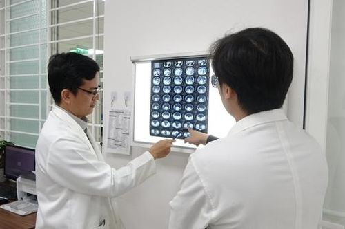 Cứu thành công một người đàn ông bụng mang 'khối u' 5kg
