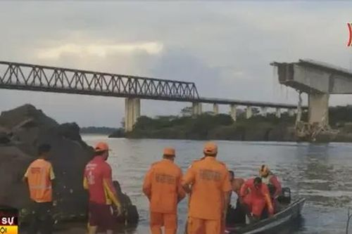 Sập cầu tại Brazil, hai người tử vong