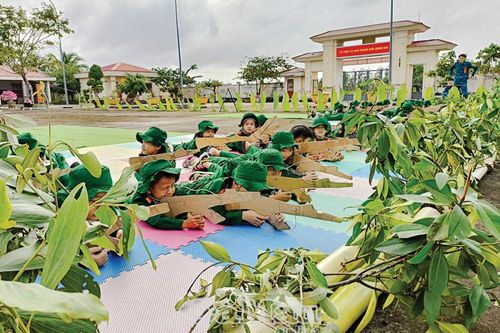 Bé thành 'Phù Ðổng'