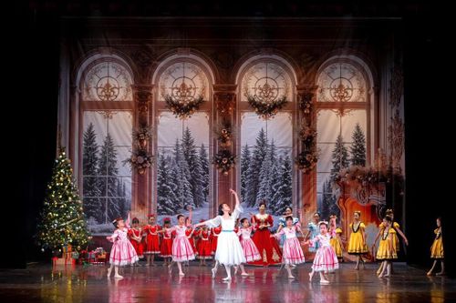 Màu sắc dân gian Việt Nam được đưa vào vở ballet kinh điển về Giáng sinh