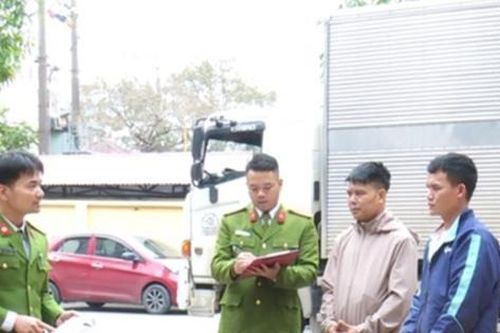 Ninh Bình: Phát hiện vụ vận chuyển hơn 141 nghìn bao thuốc không có hóa đơn