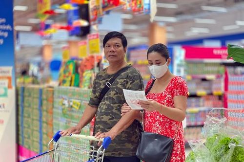 'Dàn trận' khuyến mại cuối năm 2025: Các 'ông lớn' bán lẻ tăng tốc ưu đãi dịp Tết Dương lịch
