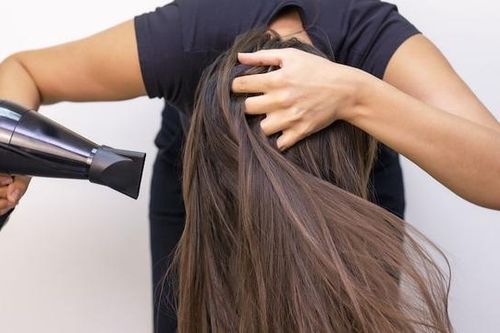 Cách tạo độ phồng cho tóc tại nhà