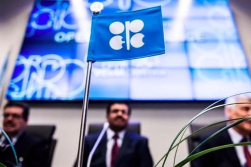 Saudi Arabia tăng mạnh sản lượng sau khi cáo buộc Nga vi phạm thỏa thuận OPEC+