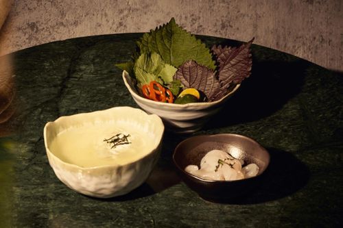 Cocktail vị bún chả, thịt trâu gác bếp ở quán bar Hà Nội