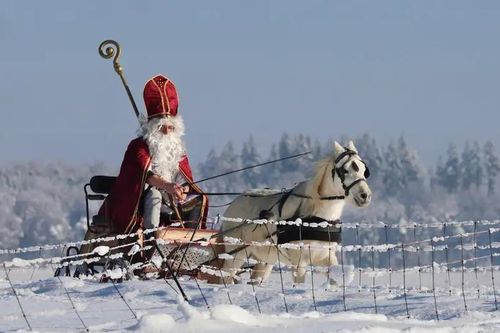Thánh Nicholas và Ông già Noel: Huyền thoại và những khác biệt
