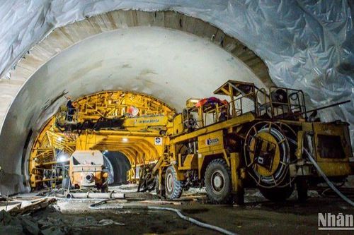 Các dự án giao thông chạy 'nước rút' thi công, giải ngân