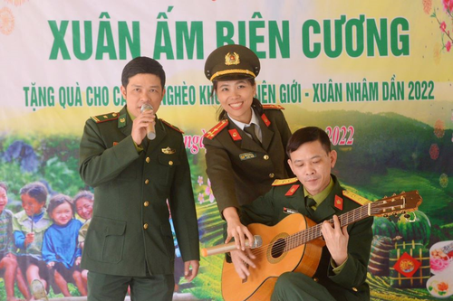Gác tay trống, cầm đàn sáng tác