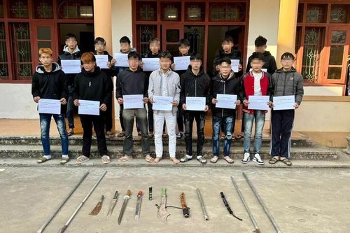Ngăn chặn nhóm 'trẻ vô danh' chuẩn bị hung khí để đi đánh nhau