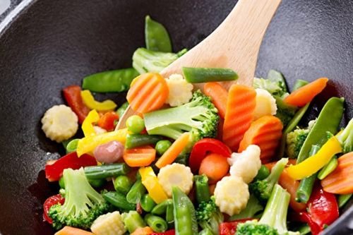 Mẹo giúp bạn kiểm soát dầu và giảm mỡ khi nấu nướng