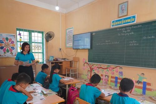 Nhọc nhằn nuôi giấc mơ con chữ tại các điểm trường vùng cao