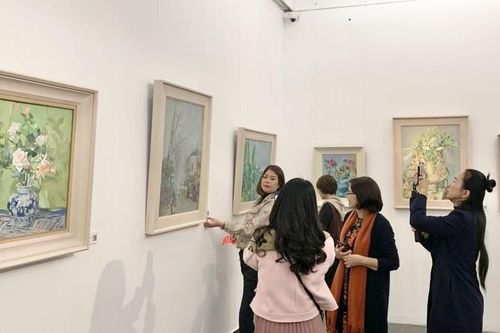 Triển lãm 'Miền thương' ghi lại vẻ đẹp dung dị của thiên nhiên, cuộc sống và con người