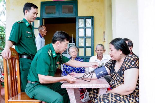 Tô thắm hình ảnh 'Bộ đội Cụ Hồ' trong lòng nhân dân biên giới