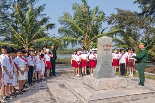 Nhân lên tình yêu Tổ quốc qua 'Tiết học biên cương'