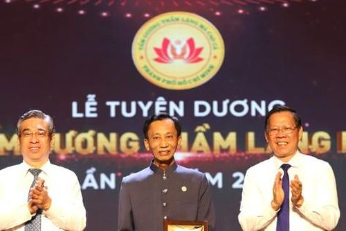 TPHCM tuyên dương những tấm gương cống hiến vì cộng đồng
