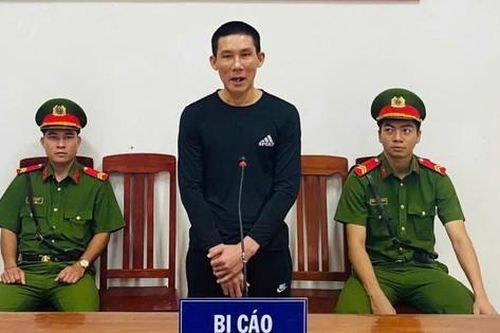 Nghịch tử dùng xăng đốt mẹ ruột trong cơn say bị tuyên phạt 17 năm tù