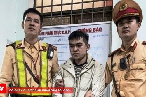 Một CSGT bị thương khi truy bắt đối tượng dùng xe ô tô vận chuyển ma túy