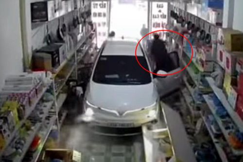 Tình huống pháp lý vụ vợ nhận lái ô tô khi chồng gây tai nạn chết người