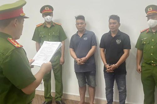 Bắt giữ hai anh em buôn bán hàng cấm ở TPHCM