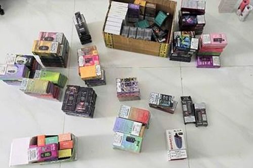 Tạm giữ số lượng lớn thuốc lá điện tử nhập lậu