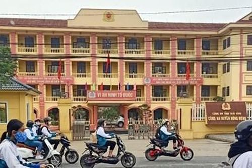 Lừa đảo chiếm đoạt trên 2,3 tỉ đồng để đánh bạc qua mạng