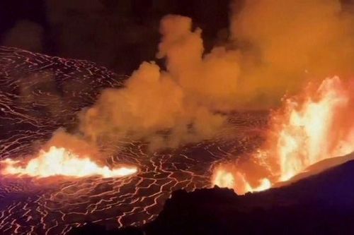 Núi lửa Kilauea trên đảo Hawaii phun trào: Dung nham và khí độc gây nguy hiểm