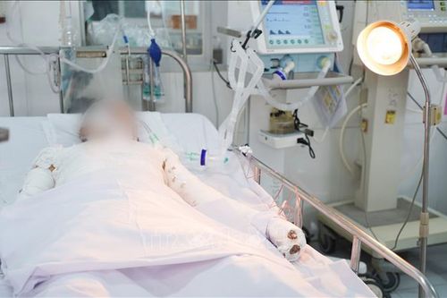 Điều trị tích cực cho 3 nạn nhân bị bỏng nặng trong vụ nổ pháo tự chế