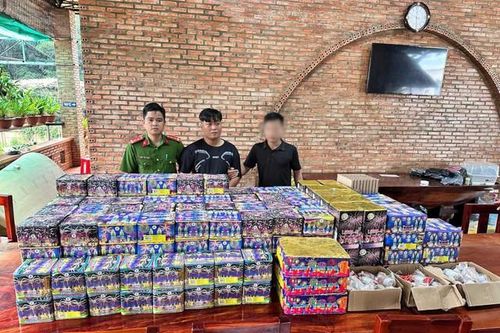 Hà Tĩnh: Triệt phá nhóm đối tượng buôn bán hơn 1 tấn pháo lậu qua mạng