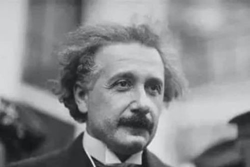Trong số 10 nhà khoa học vĩ đại nhất thế giới, Einstein chỉ có thể đứng thứ ba được công nhận là người toàn diện