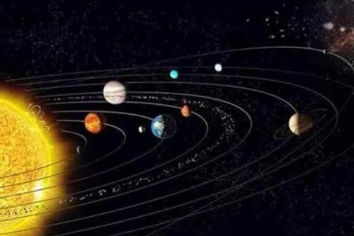 Khối lượng trái đất lên tới 60 nghìn tỷ tấn, vì sao không rơi mà lơ lửng trong không gian?