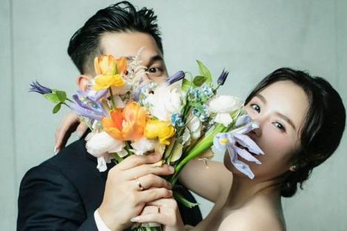 Nữ ca sĩ Việt chính thức báo 'tin vui' sau đám cưới với chồng kém tuổi