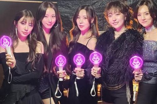 Nhóm nhạc đời đầu Kpop tái hợp sau hơn chục năm tan rã, nhan sắc các thành viên đều 'đỉnh chóp'
