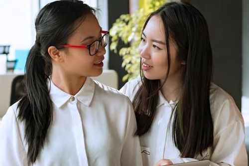 6 điều không nên tâm sự với đồng nghiệp