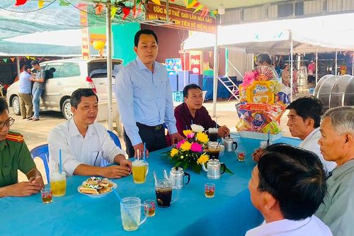 Chợ Mới thăm và chúc mừng Ngày đản sinh Đức Huỳnh Giáo chủ Phật giáo Hòa Hảo