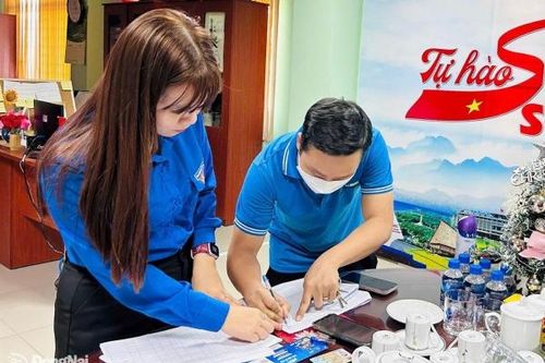 Tỉnh đoàn Đồng Nai tổ chức trao vé đợt 1 chương trình Mang Tết về nhà cho các cá nhân