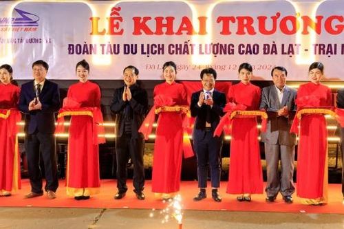 Khai trương đoàn tàu du lịch chất lượng cao ngắm cảnh Đà Lạt - Trại Mát