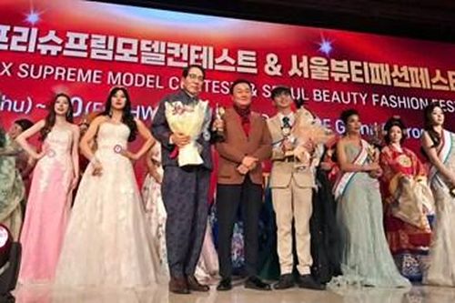 Nguyễn Ngọc Phôn với áo dài ngũ thân đoạt giải Ba Giải thưởng người mẫu xuất sắc tại Seoul - Hàn Quốc