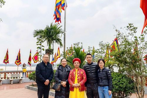 Đền Rừng: Du khách nô nức lễ tạ cuối năm