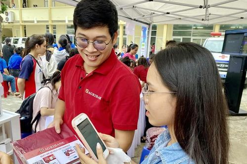 Bình Định đẩy mạnh chuyển đổi số trong ngành Ngân hàng