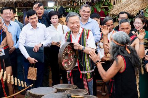 Thực hiện tốt chính sách tôn giáo, góp phần tăng cường khối đại đoàn kết dân tộc ở Kon Tum