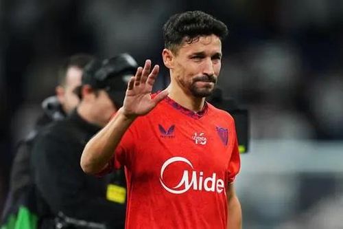 Jesus Navas chính thức giải nghệ sau trận đấu với Real Madrid