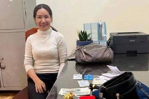 Không ham của đánh rơi, người phụ nữ trả lại túi xách chứa 4 cây vàng