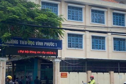Công an vào cuộc vụ cô giáo tiểu học ở Tp. Nha Trang bị xé áo, làm nhục giữa sân trường