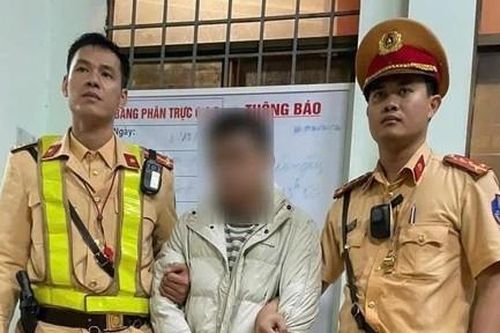 Khống chế đối tượng lái ôtô vận chuyển ma túy lao xe vào tổ công tác chặn bắt